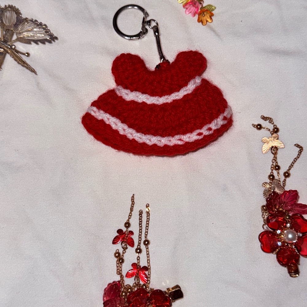 Crochet Dress Keychains Set - Picture 4 of 4